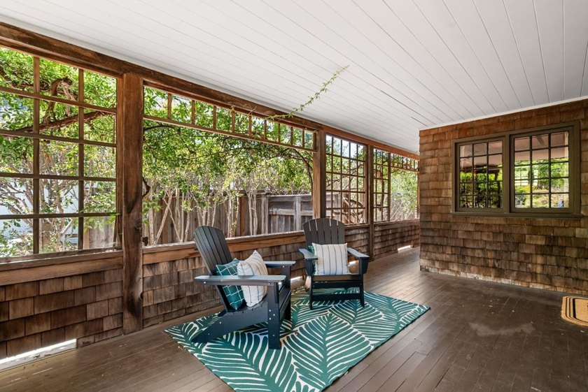 Rich in character &amp; timeless appeal, this Arts &amp; Crafts-style - photo 6