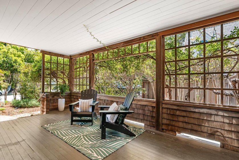 Rich in character &amp; timeless appeal, this Arts &amp; Crafts-style - photo 7