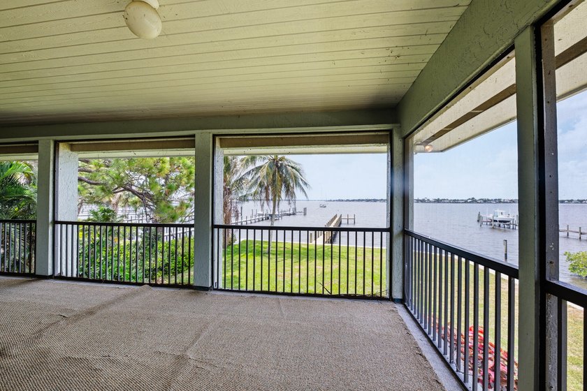 Best views on the water! Brand New 550k seawall and dock. Brand - photo 22