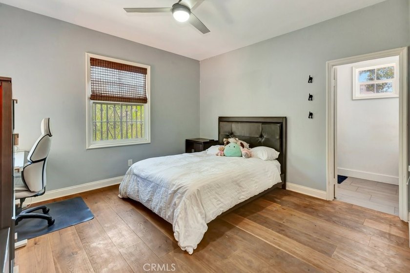 LOCATION! LOCATION! This Gorgeous Home Is Located On A Premier - photo 29