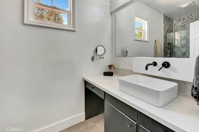 LOCATION! LOCATION! This Gorgeous Home Is Located On A Premier - photo 30