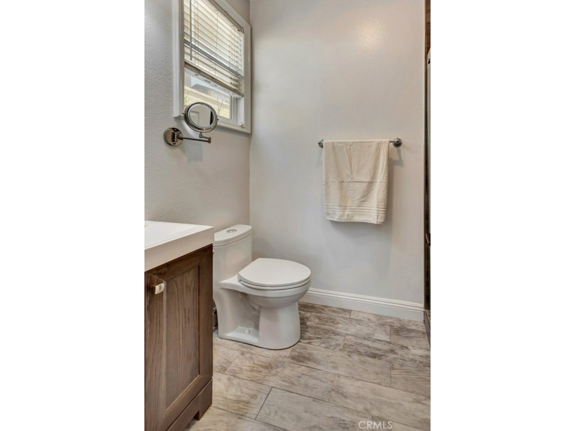 LOCATION! LOCATION! This Gorgeous Home Is Located On A Premier - photo 32