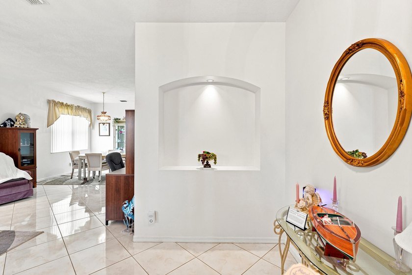 Welcome to this charming single-story residence located in Kings - photo 9