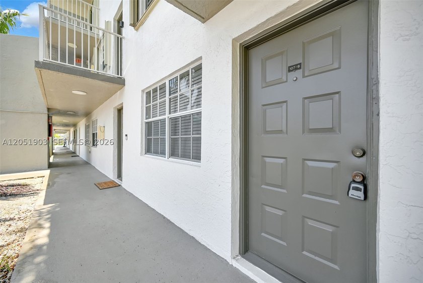 Welcome to this move-in-ready 2-bedroom, 2.5-bath 2-story - photo 3