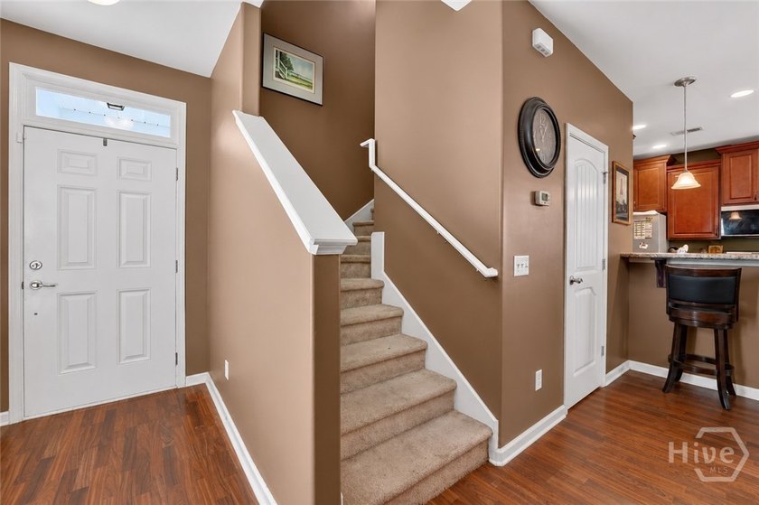 Thoughtfully designed 3 bedroom, 2.5 bath home with a flexible - photo 4