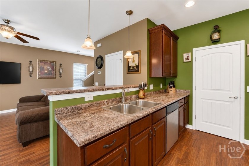 Thoughtfully designed 3 bedroom, 2.5 bath home with a flexible - photo 10