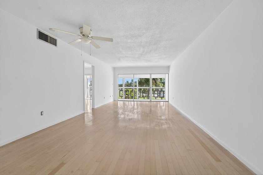 Don't miss this super clean, 2BR, 2 BA in highly sought after - photo 4