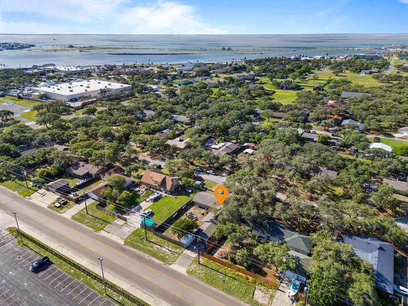 Location, space, and lifestyle - this Rockport gem delivers all - photo 47