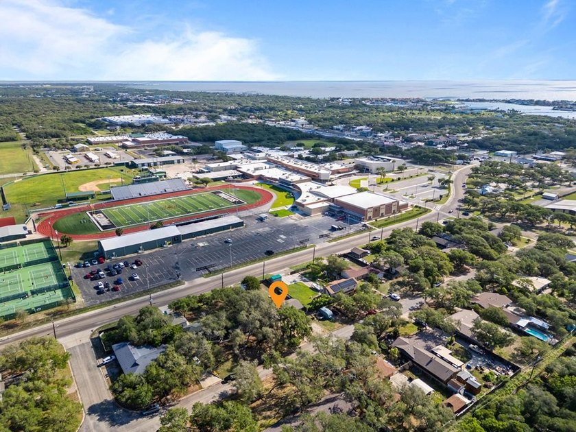 Location, space, and lifestyle - this Rockport gem delivers all - photo 48