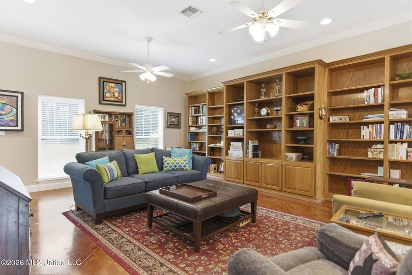 Welcome home to this charming 3-bedroom, 2-bath residence in the - photo 6