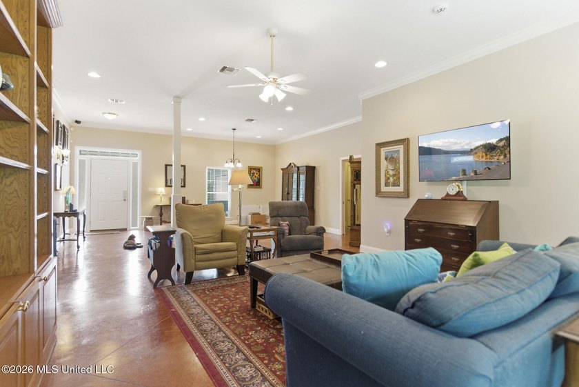 Welcome home to this charming 3-bedroom, 2-bath residence in the - photo 8