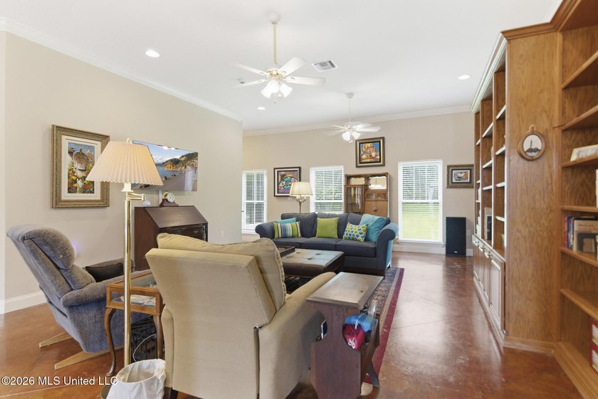 Welcome home to this charming 3-bedroom, 2-bath residence in the - photo 9