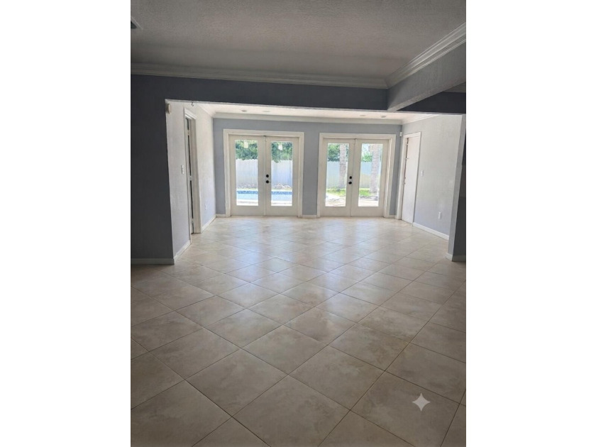 Discover the perfect blend of comfort, space, and convenience in - photo 4