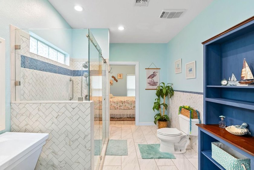 Immaculate single-story home located in the highly sought-after - photo 25