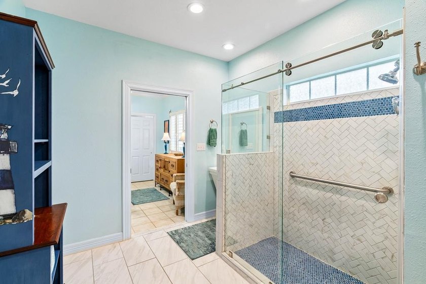 Immaculate single-story home located in the highly sought-after - photo 26