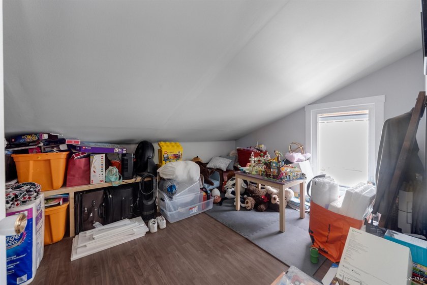 Welcome to this immaculate Valleycliffe home backing onto - photo 28