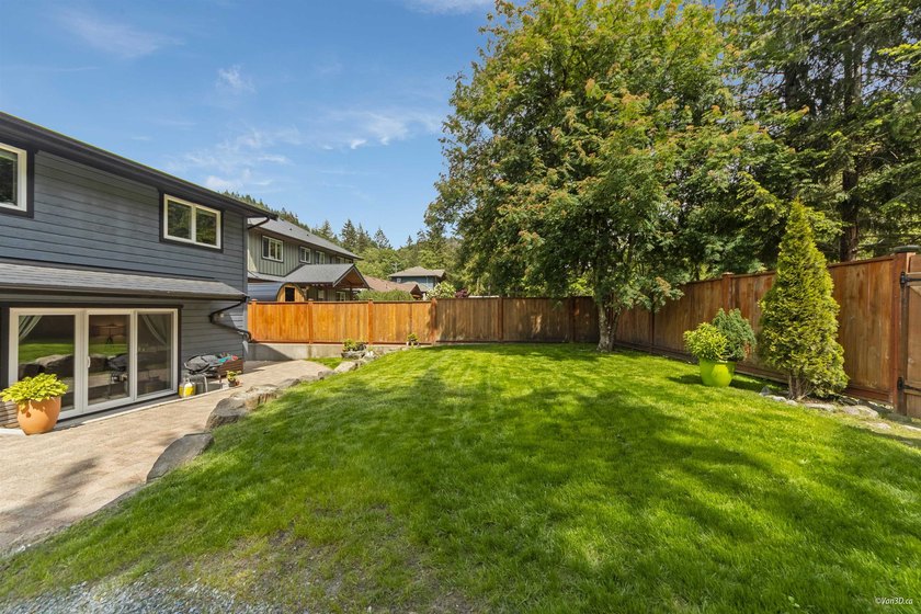 Welcome to this immaculate Valleycliffe home backing onto - photo 31
