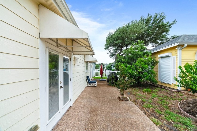 Immaculate single-story home located in the highly sought-after - photo 36