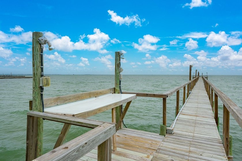 Immaculate single-story home located in the highly sought-after - photo 39