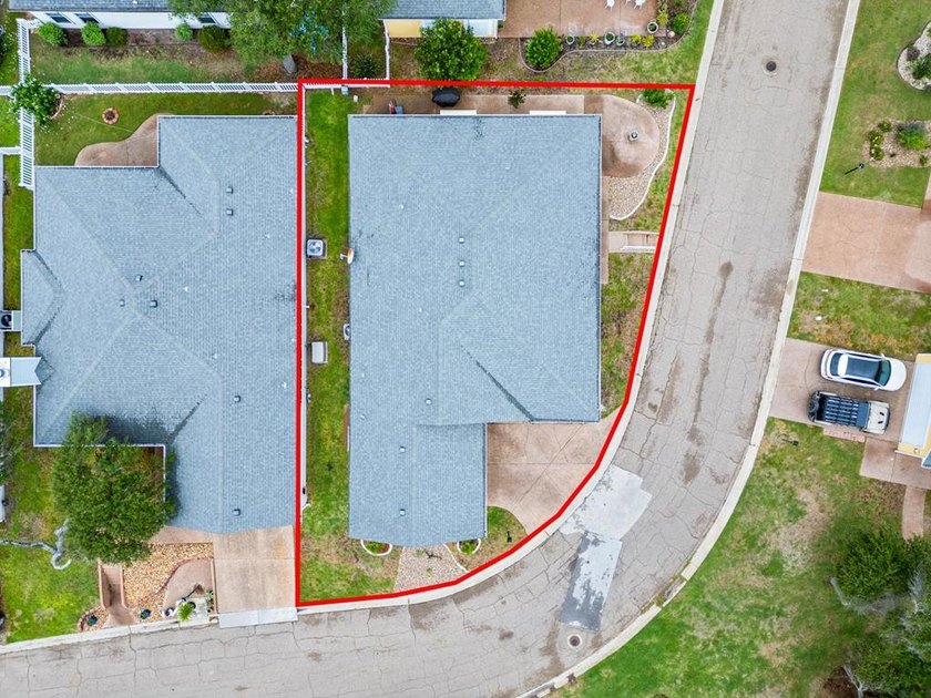 Immaculate single-story home located in the highly sought-after - photo 43