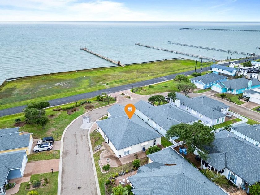 Immaculate single-story home located in the highly sought-after - photo 44