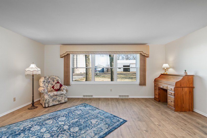 Nestled in Verona and on the outskirts of Mt. Horeb you have - photo 46