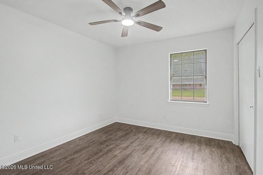 Beautifully updated and move-in ready! This remodeled home - photo 9