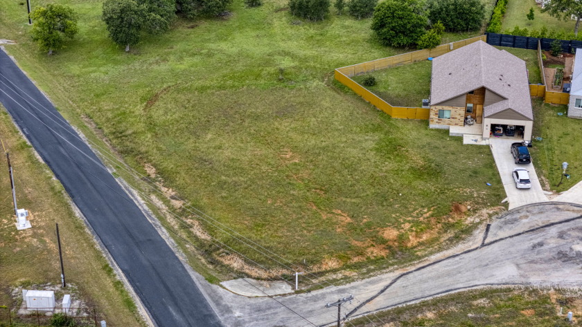Hill Country Corner Lot near Golf Course - photo 19