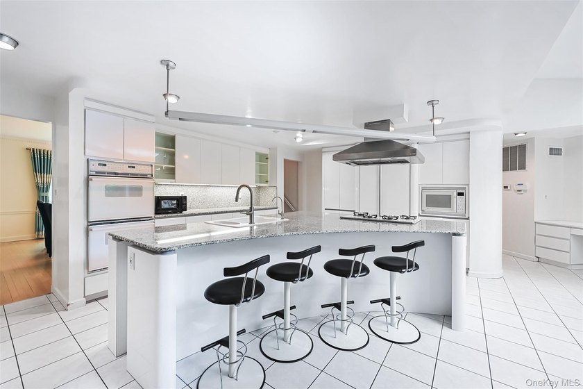 Located in the highly desirable Village of Lake Success, this - photo 15