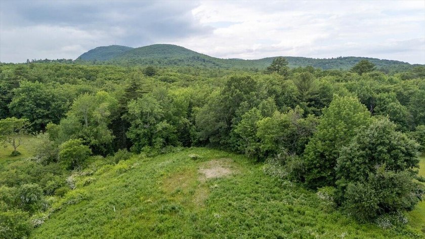 1.79A+- acres in desirable Rockport, ME with private ROW access - photo 3