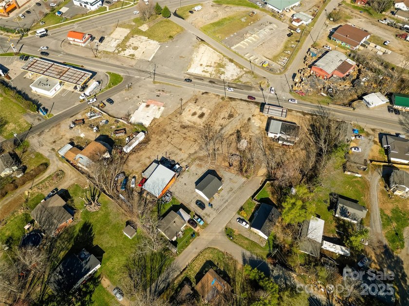 Prime location! Minutes from major highway featuring 1.34 acre - photo 3