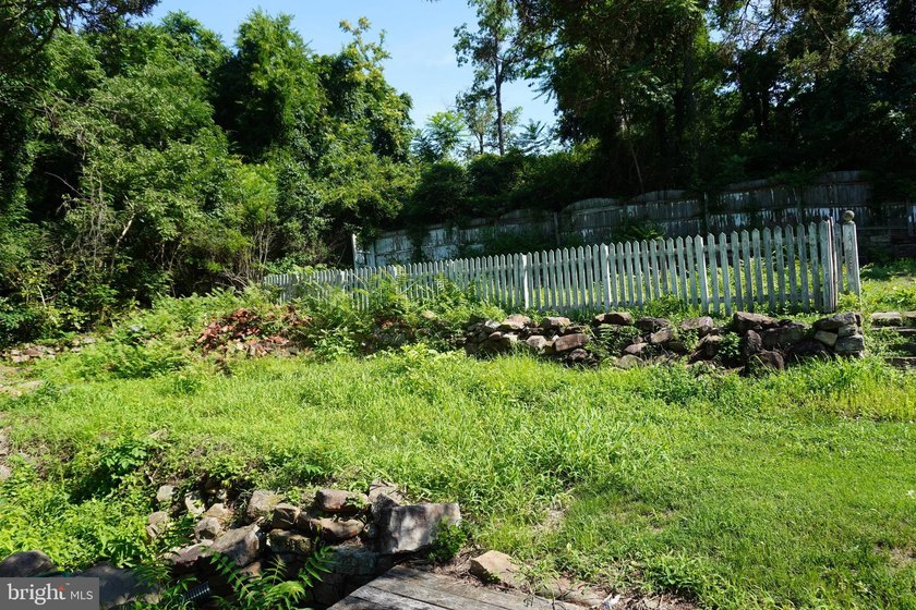 Own a rare piece of Fredericksburg history with this - photo 5