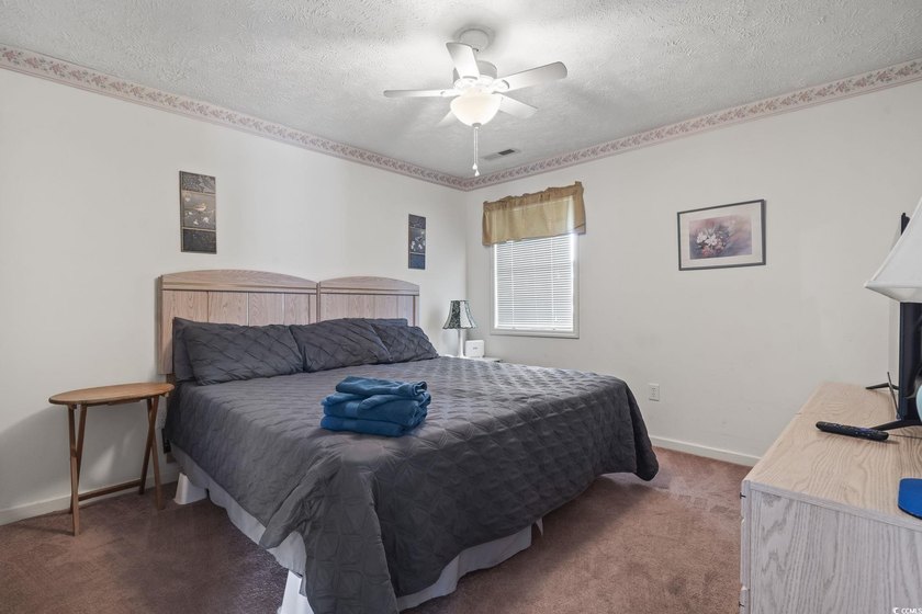 This captivating 3rd floor end unit features 2 bedrooms and 2 - photo 30