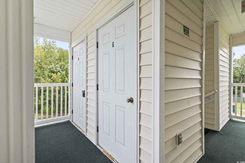 This captivating 3rd floor end unit features 2 bedrooms and 2 - photo 32