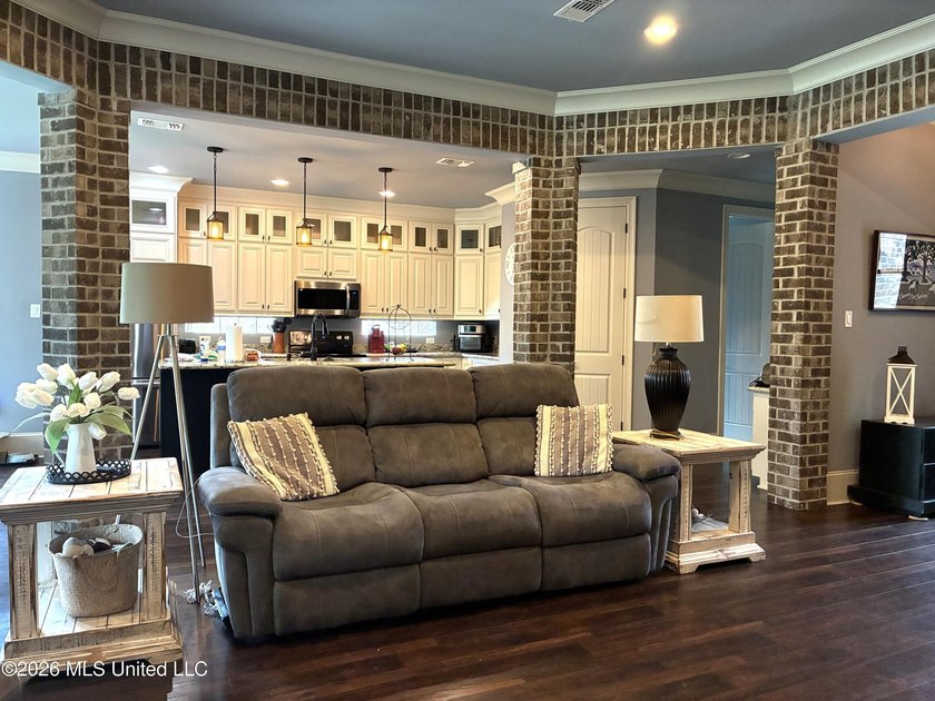 PERFECT in so many ways with a full house water filtration - photo 7
