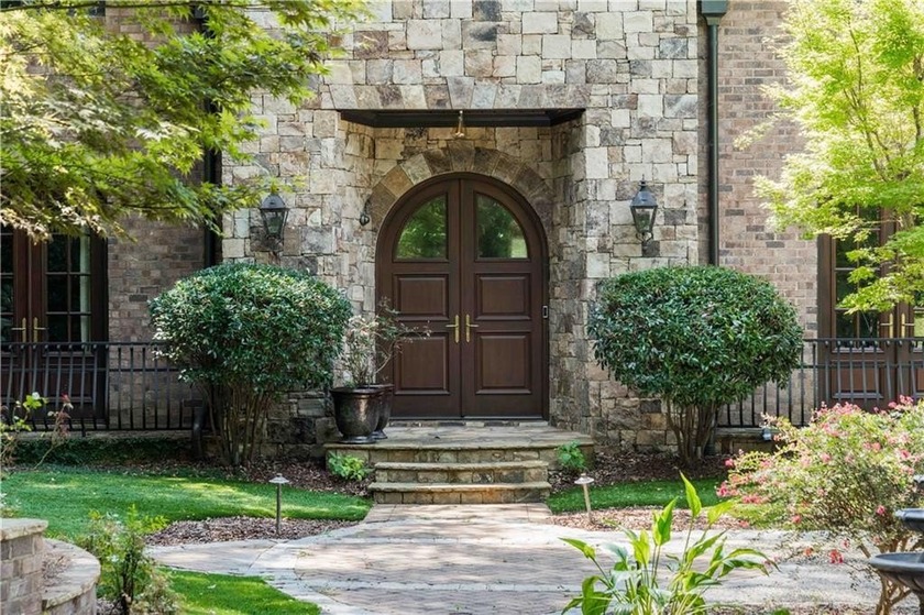 SELLER MOTIVATED - PRICE IMPROVEMENT! Private French Country - photo 6