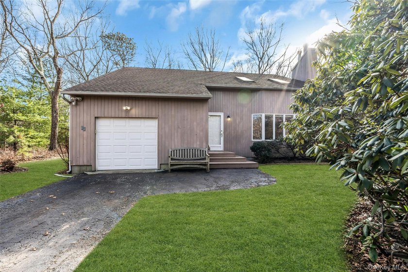 Country Living , Not Far from Water, Over 1 Acre, 4 Bedrooms, 2 - photo 3