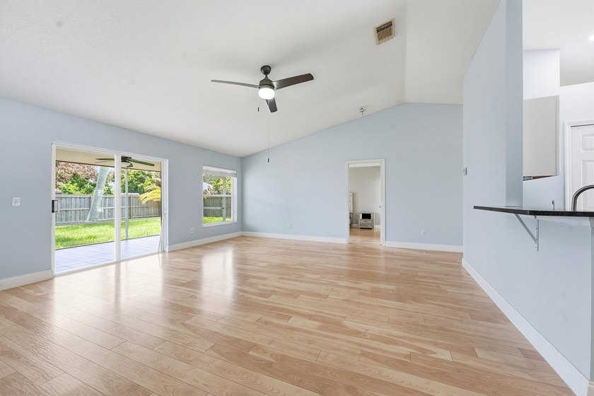 This charming single-story home in the heart of Port St. Lucie - photo 7