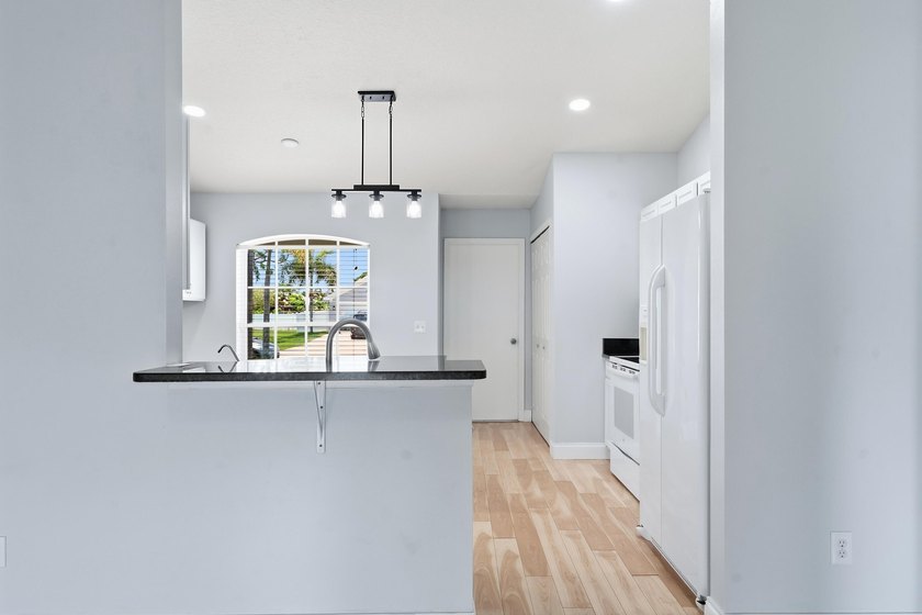 This charming single-story home in the heart of Port St. Lucie - photo 8