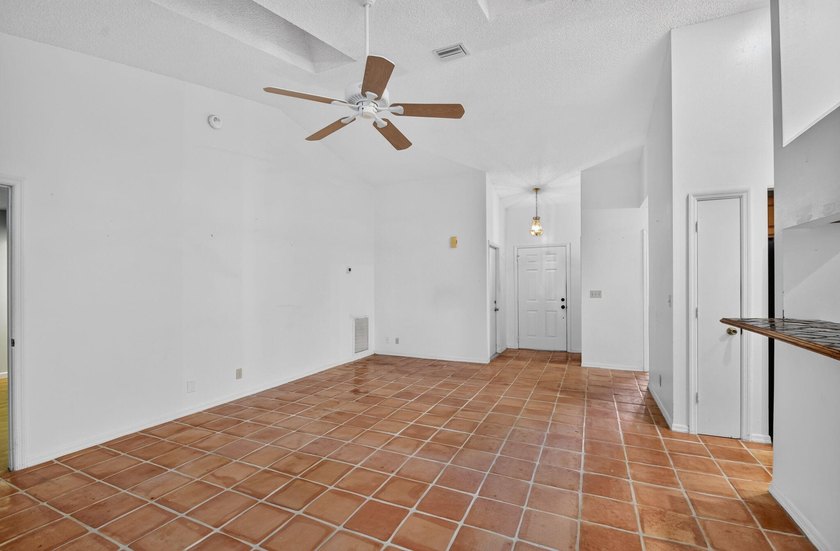 Priced to Sell! Don't miss this fantastic opportunity to own a - photo 7