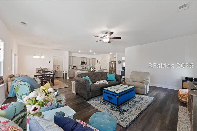 BETTER THAN NEW!!!Built 2023 on a PREMIUM LOT you can move right - photo 11
