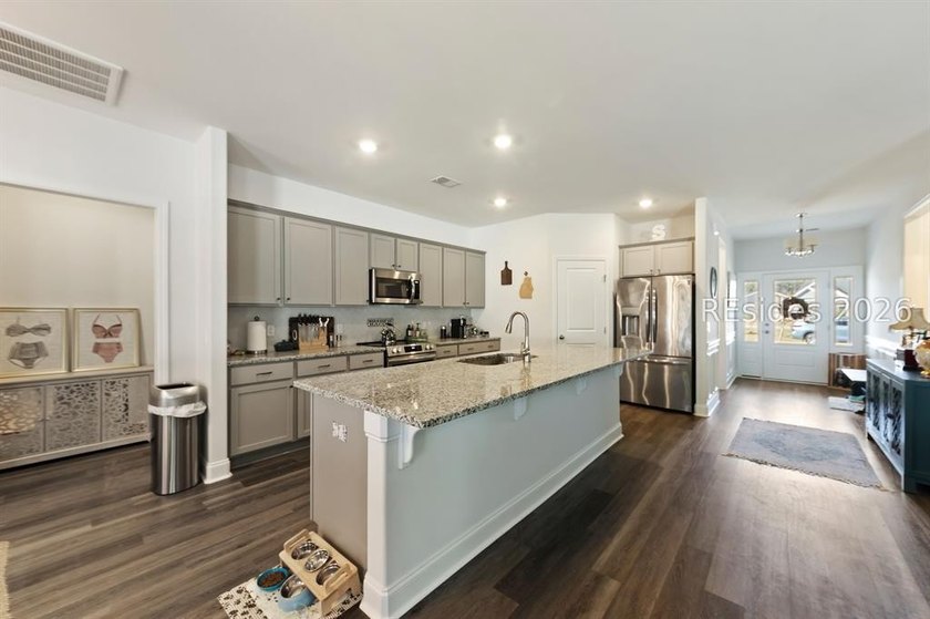 BETTER THAN NEW!!!Built 2023 on a PREMIUM LOT you can move right - photo 14