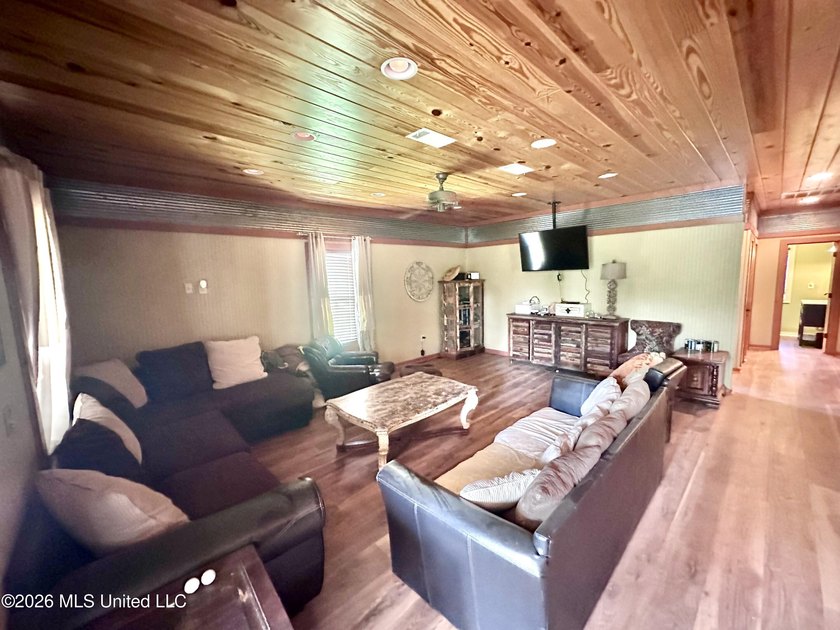 Welcome to Wolf Lake living at its finest! Conveniently located - photo 12