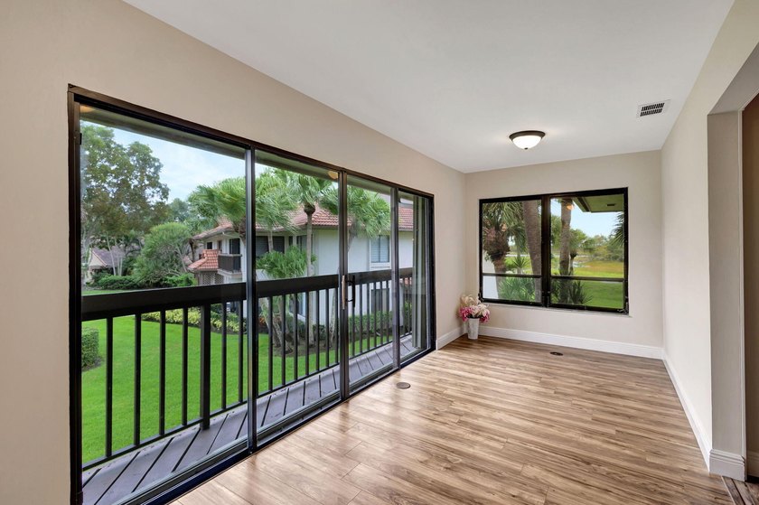 Darling upgraded open-floor plan 2B 2B plus Florida Room condo - photo 7
