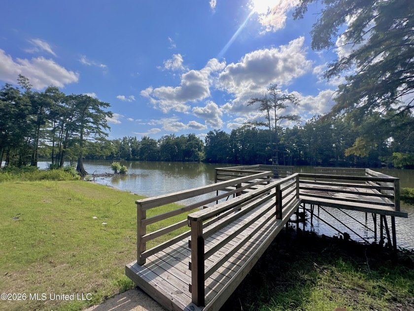 Welcome to Wolf Lake living at its finest! Conveniently located - photo 23