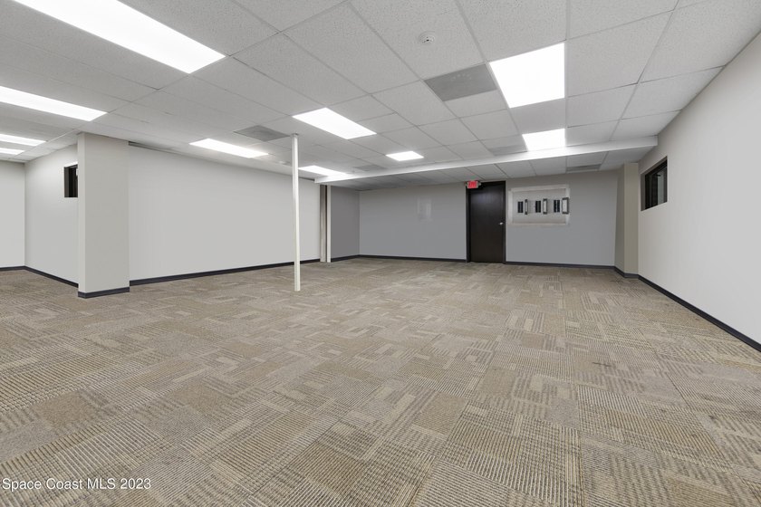 Here is an excellent opportunity to acquire a well-maintained 20 - photo 23