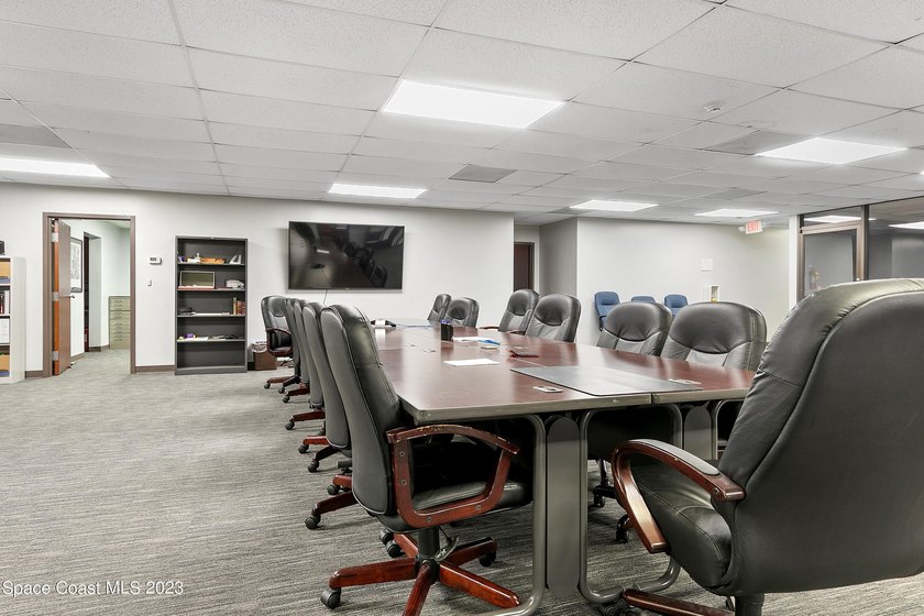 Here is an excellent opportunity to acquire a well-maintained 20 - photo 27