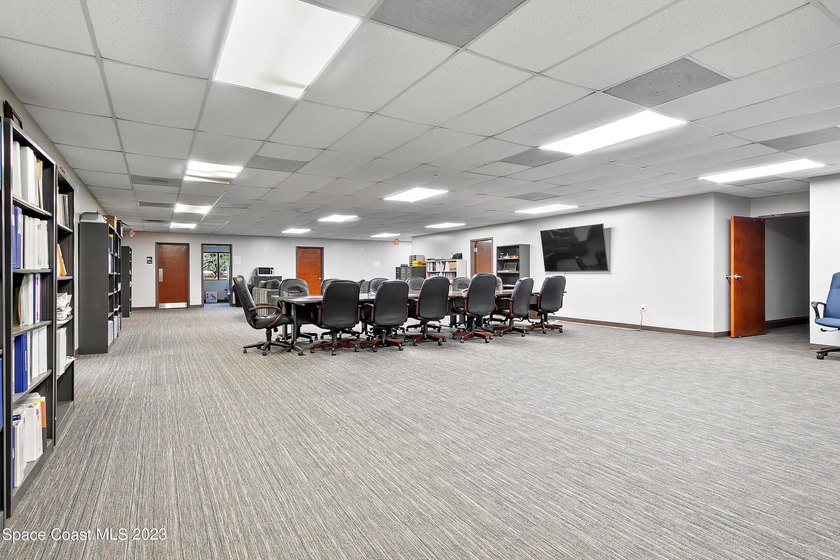 Here is an excellent opportunity to acquire a well-maintained 20 - photo 29