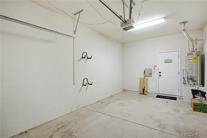 Welcome to maintenance-free living in one of Citrus County's - photo 25