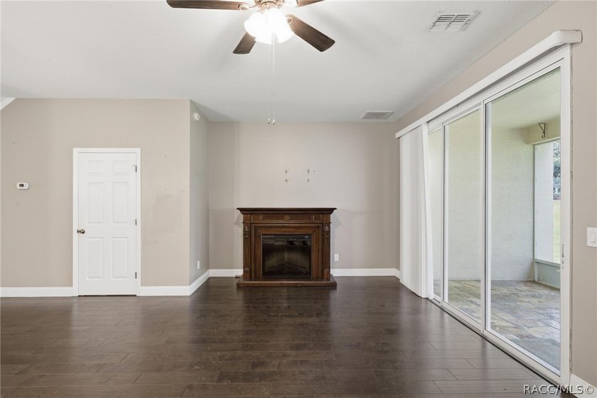 Welcome to maintenance-free living in one of Citrus County's - photo 32